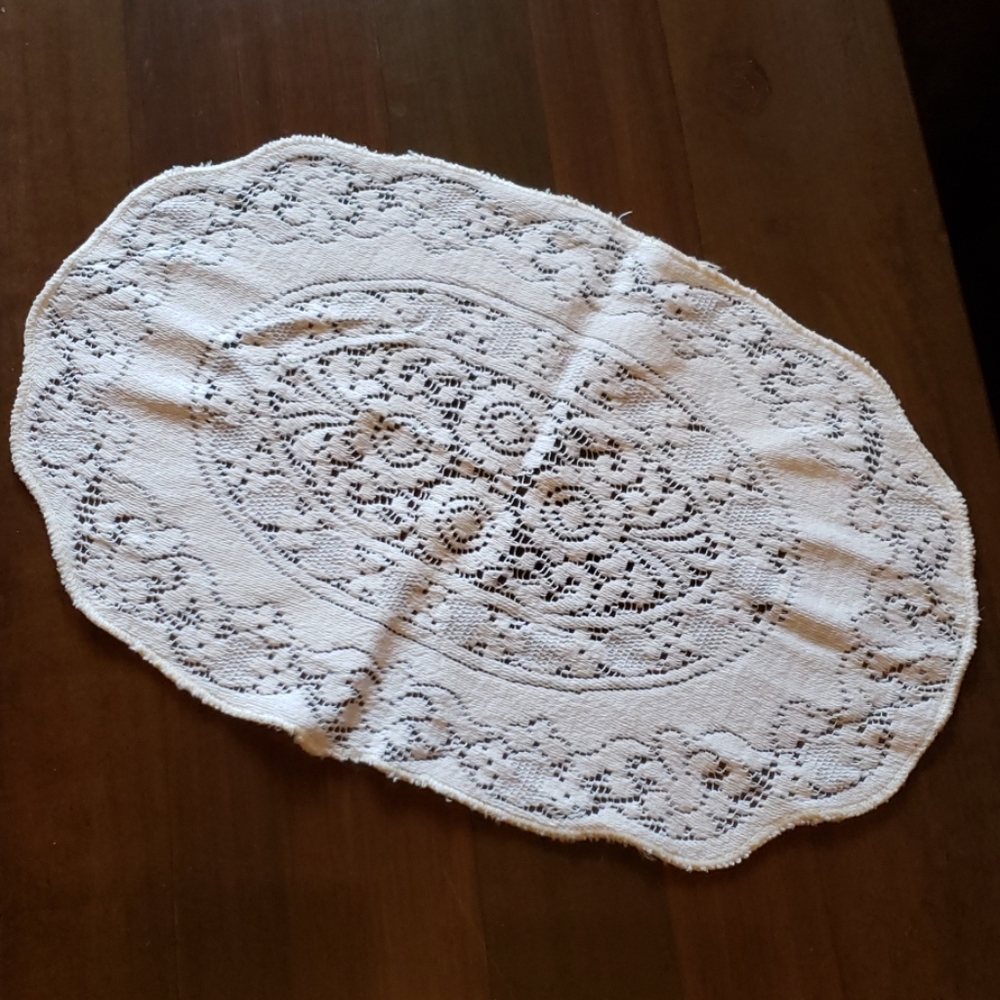 Table Doily - Picture 3 of 7